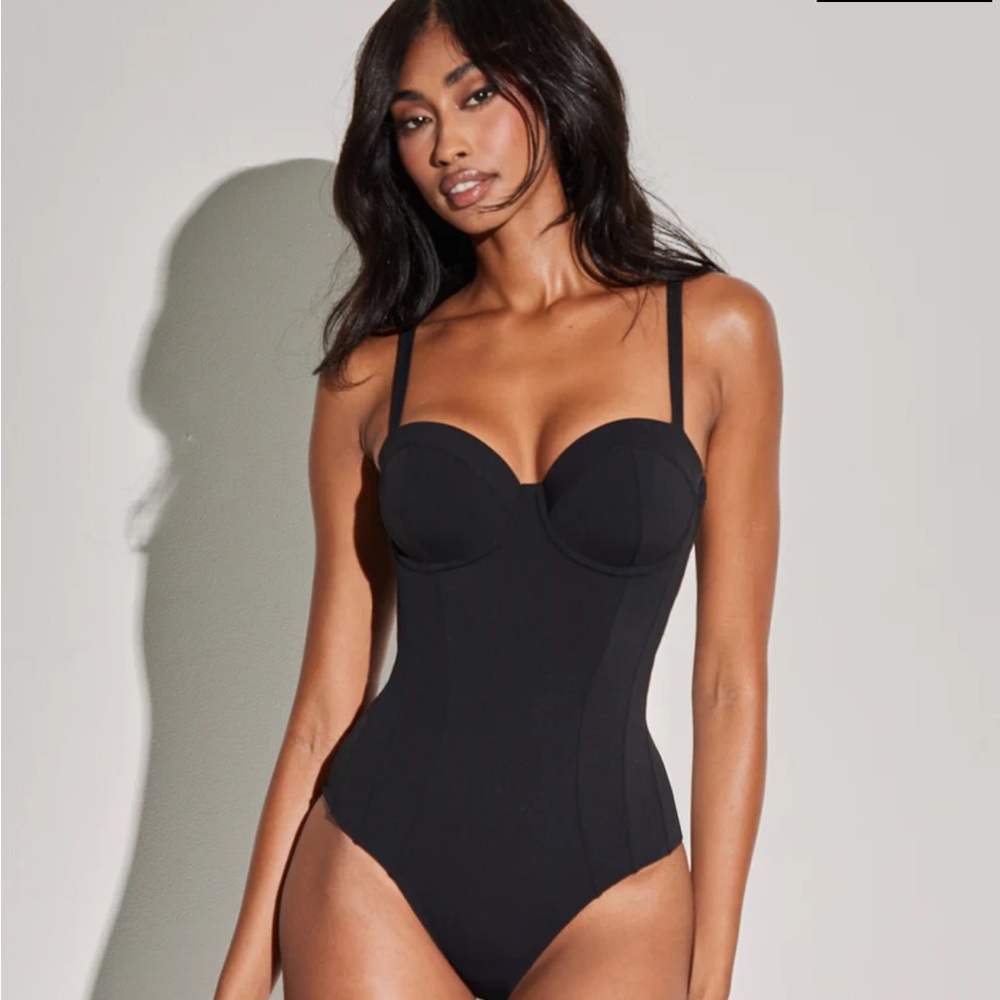 Elegant Corset Black One-Piece Swimsuit